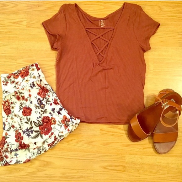 criss cross top - Picture 1 of 3