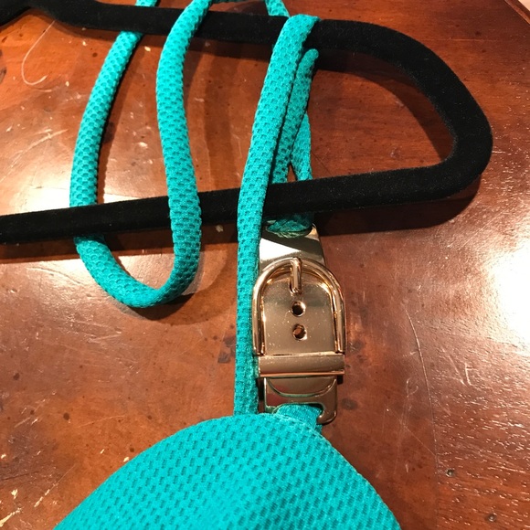 Emerald green with gold buckles - Picture 3 of 3