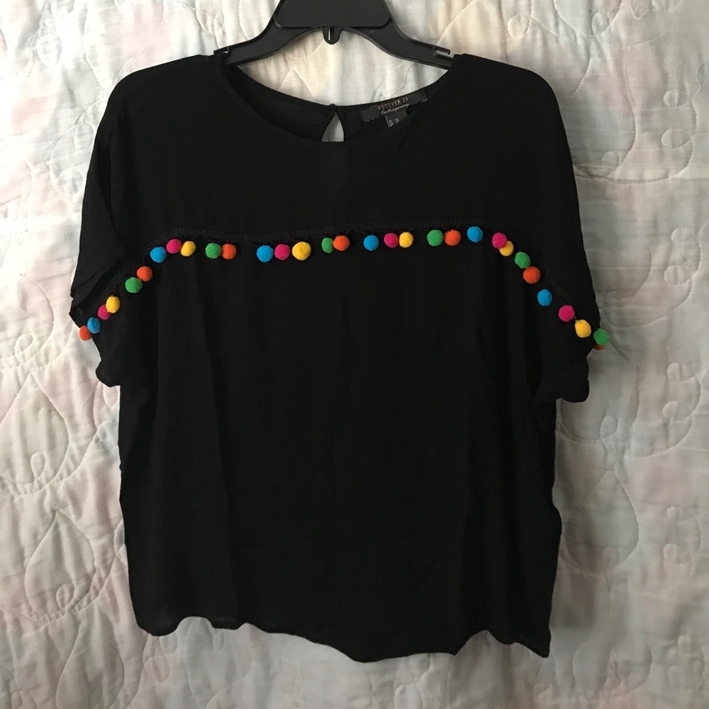 Black Pom Pom Crop