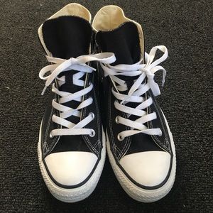 Black converse