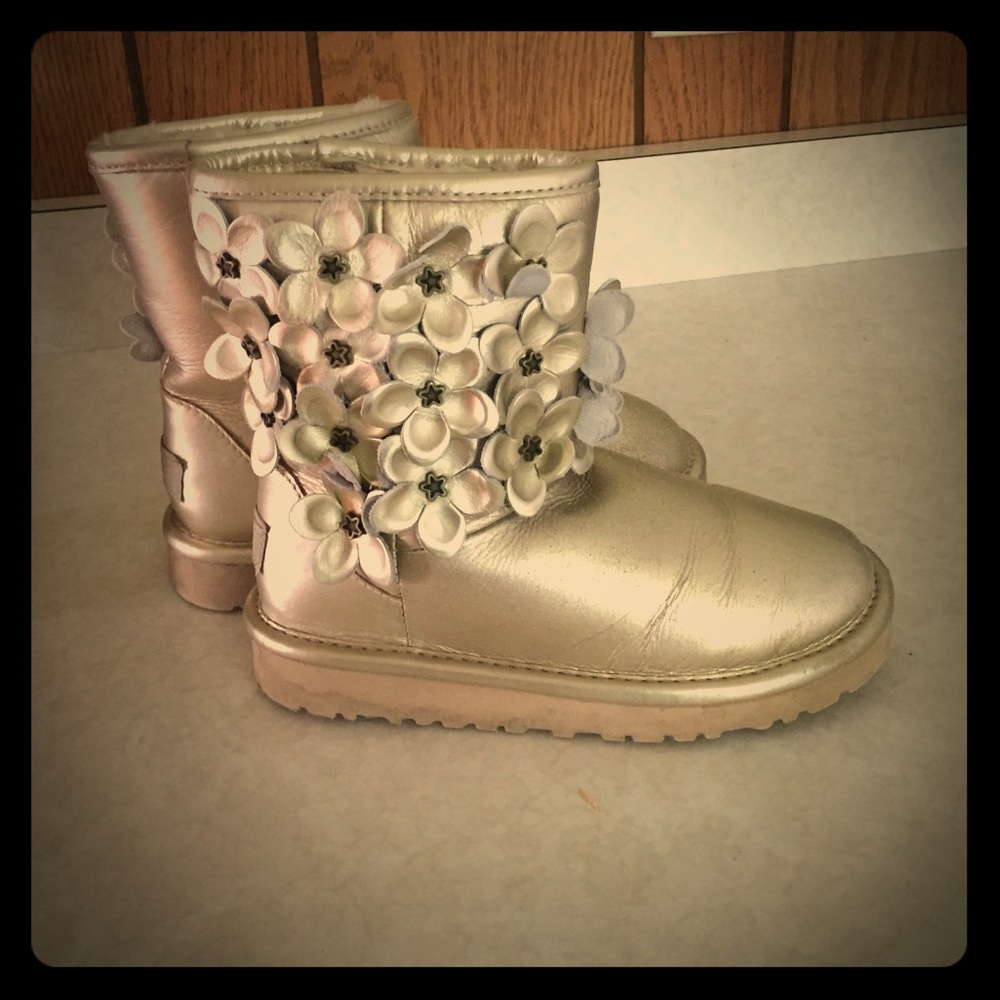 Little girls Uggs