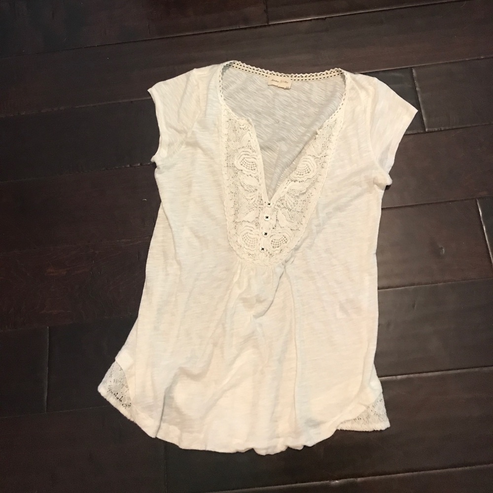 Franchescas white top