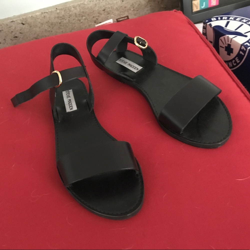 Steve Madden sandals size 8 1/2 black
