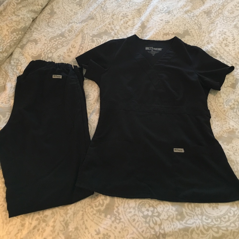 🖤🖤 Grey's Anatomy XS black scrub set 🖤🖤