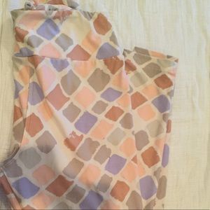 Gorgeous LulaRoe patterned leggings OS