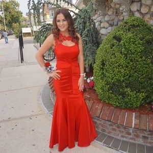 Sleeveless stretch mermaid gown