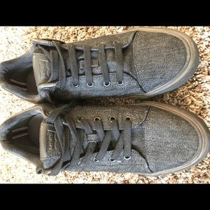 Levi men's shoes size 10 barely!!! GREAT CONDITION