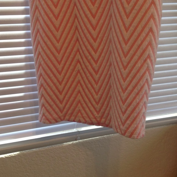 Strapless striped dress in peach - Picture 3 of 3