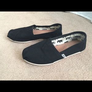 Toms shoes size 9