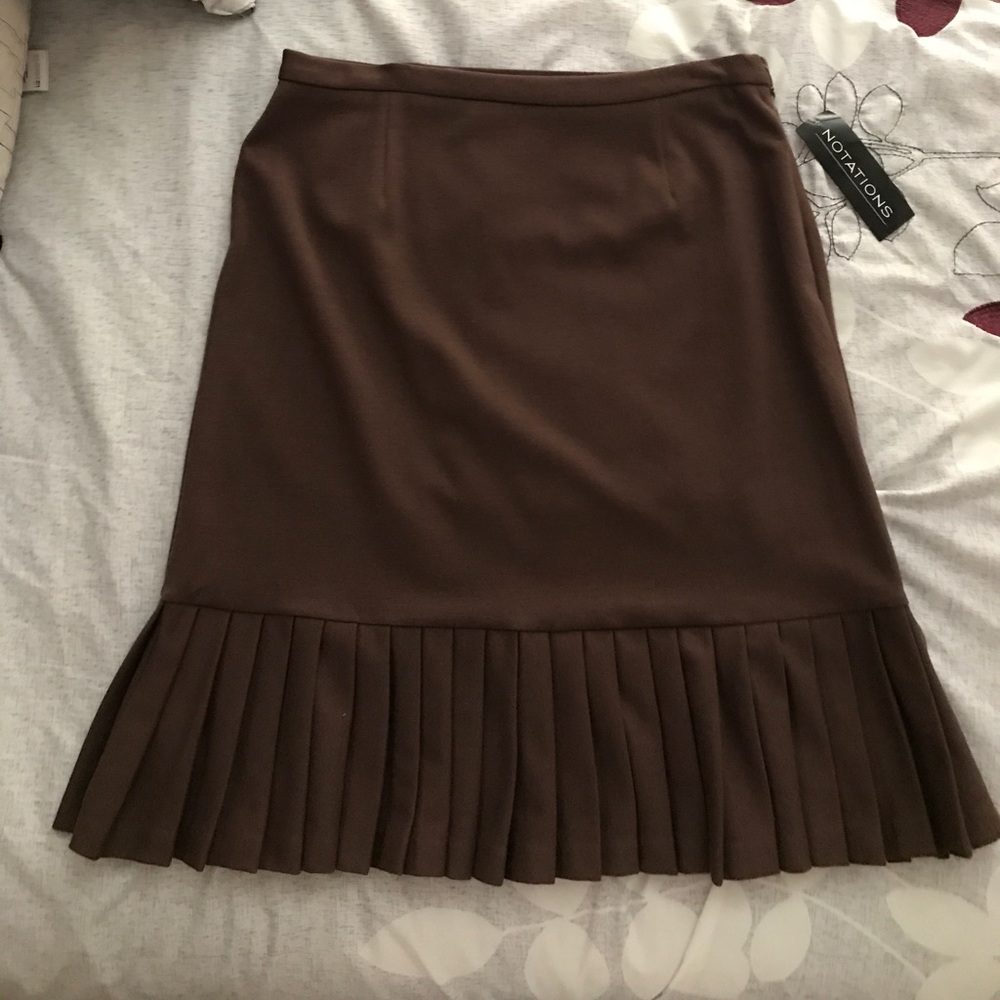 New Notations Brown Pleated Skirt Large