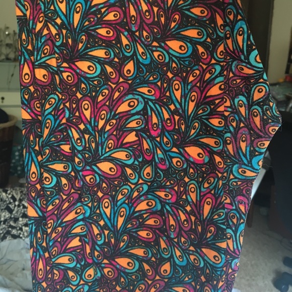**SOLD** Peacock feather leggings - Picture 1 of 2
