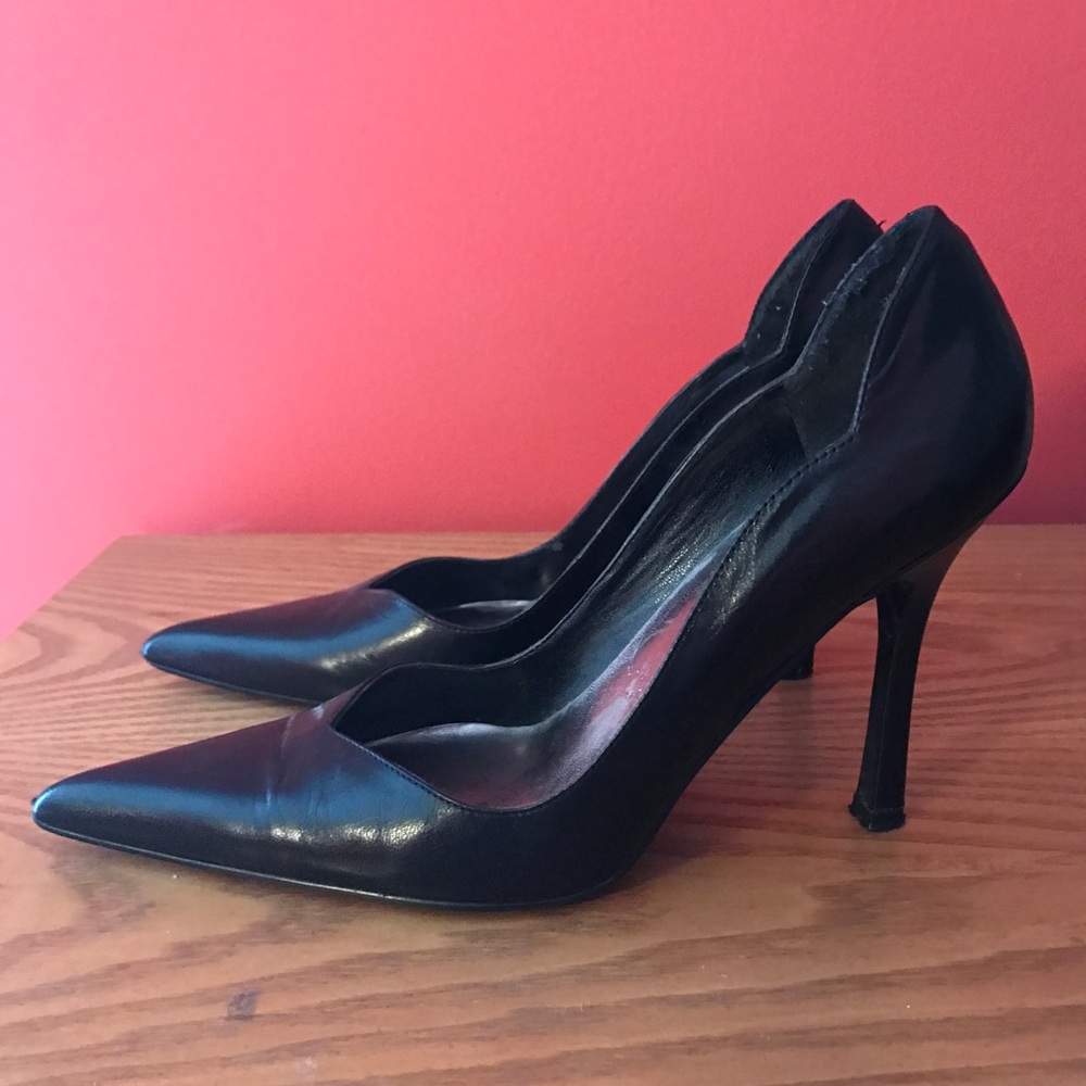 Pointed toed heels