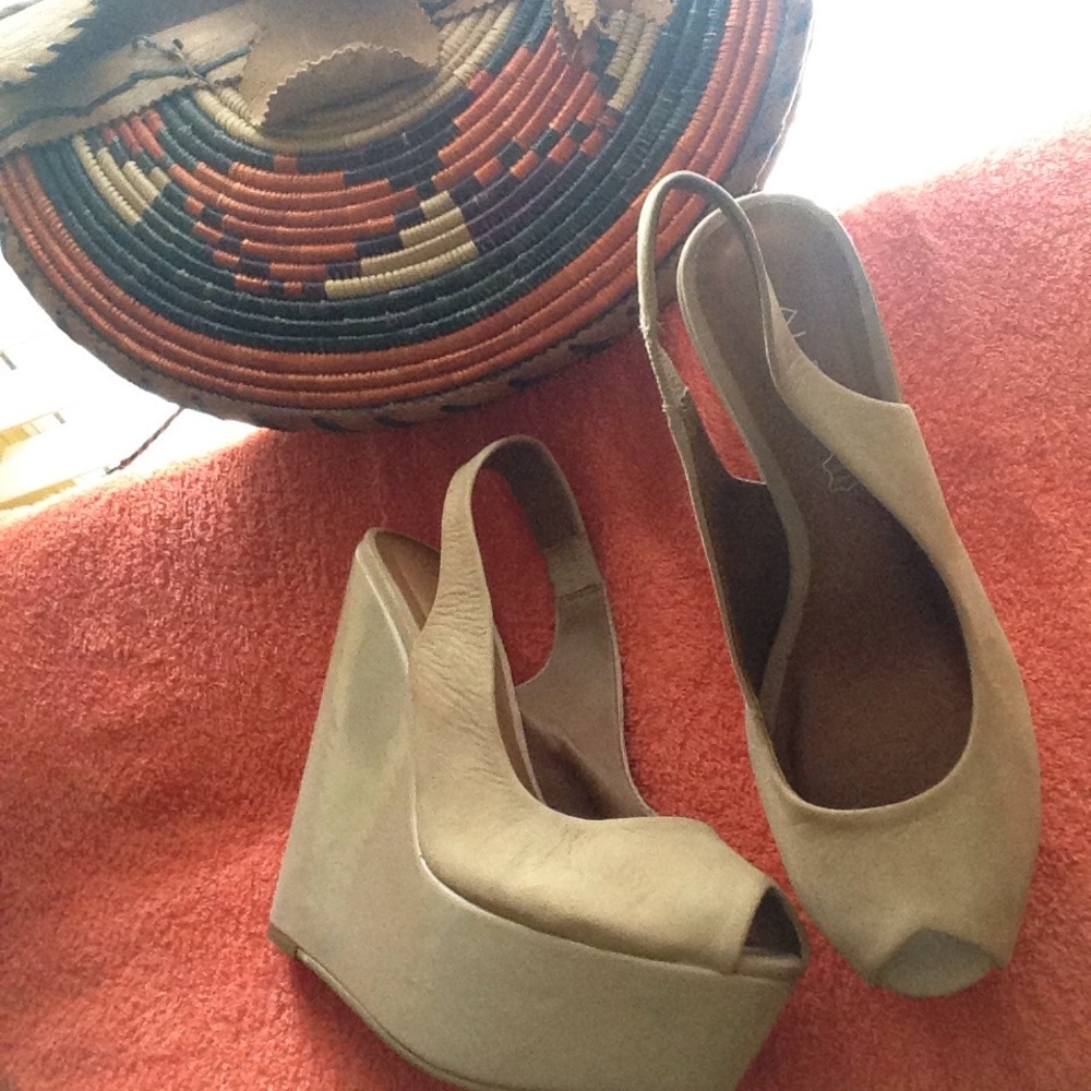 Aldo wedges