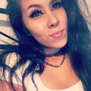 Meet your Posher, Larisa