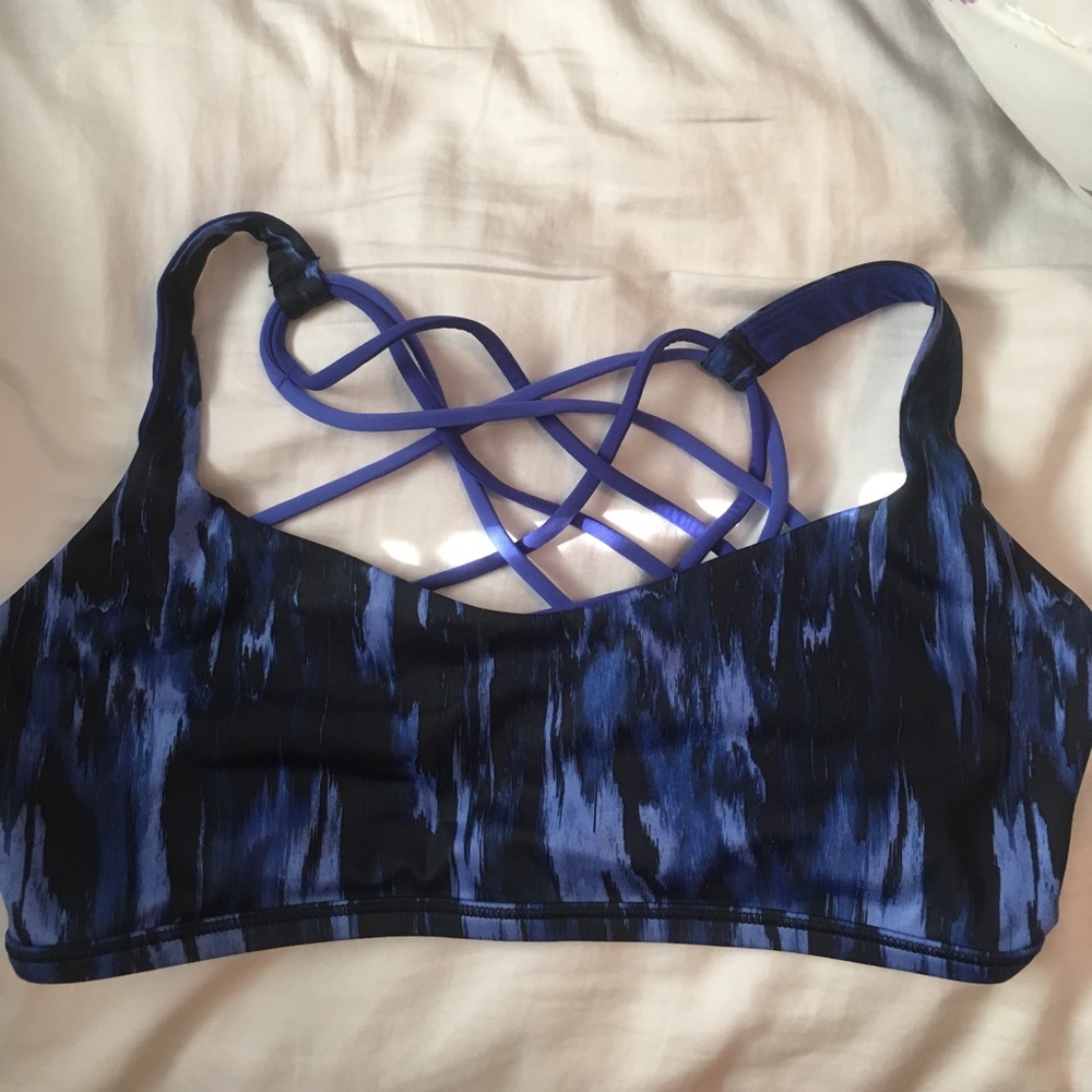 Lululemon sports bra
