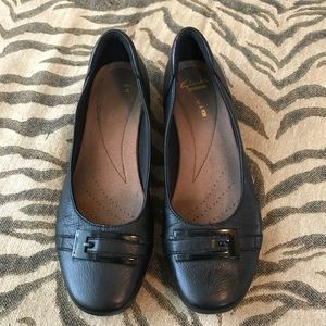 Clarks black flat maryjanes 9.5
