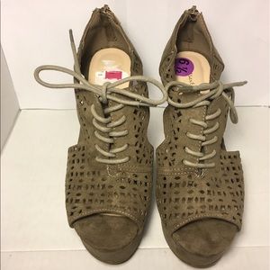 Mark and maddux wedges