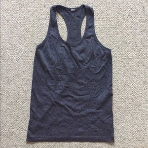 NEVER USED LULULEMON ATHLETIC DRY FIR TOP