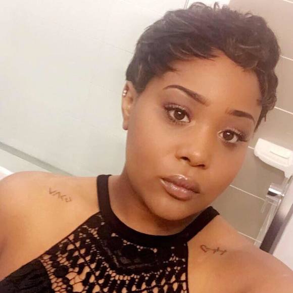 Meet your Posher, Danielle - Picture 1 of 1