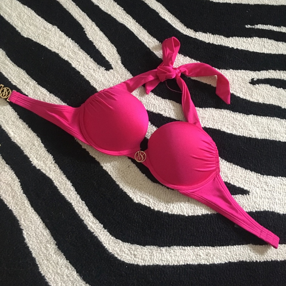 Victoria's Secret bombshell bathing suit