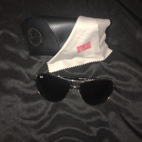 Ray-Ban Aviator - Picture 1 of 4