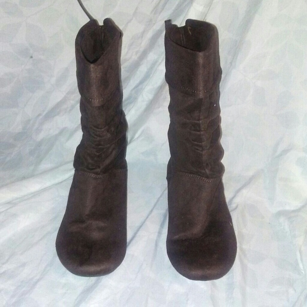 Kid brown boot