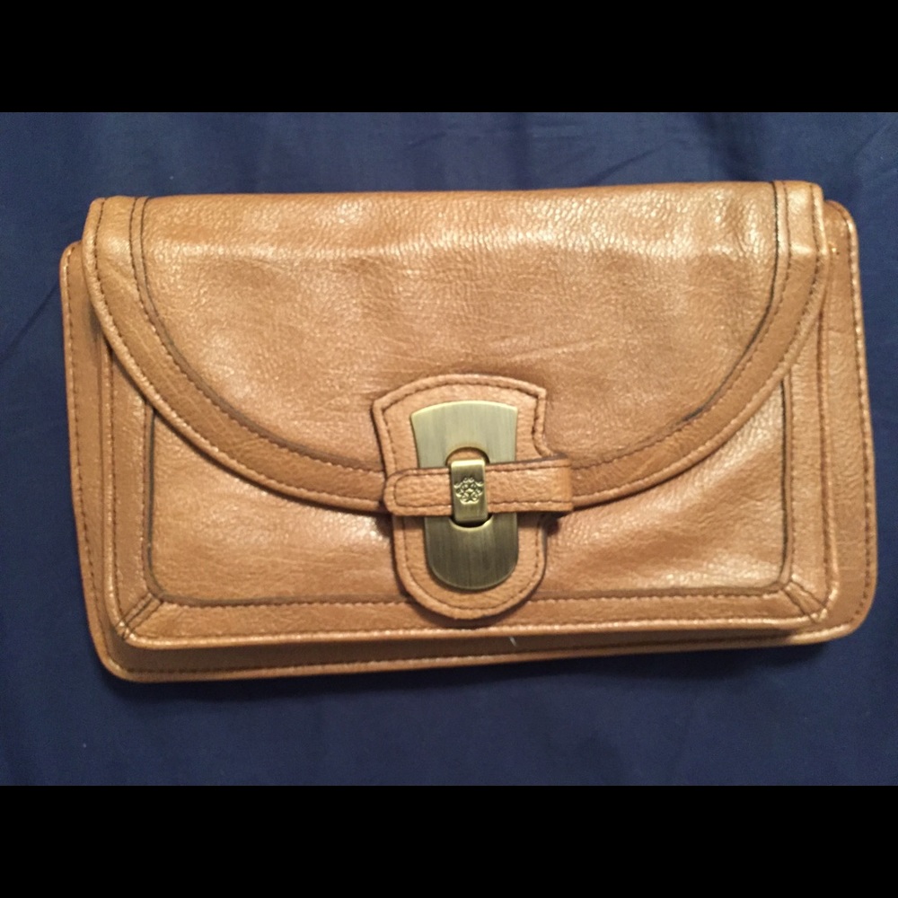 Jessica Simpson clutch