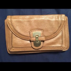 Jessica Simpson clutch