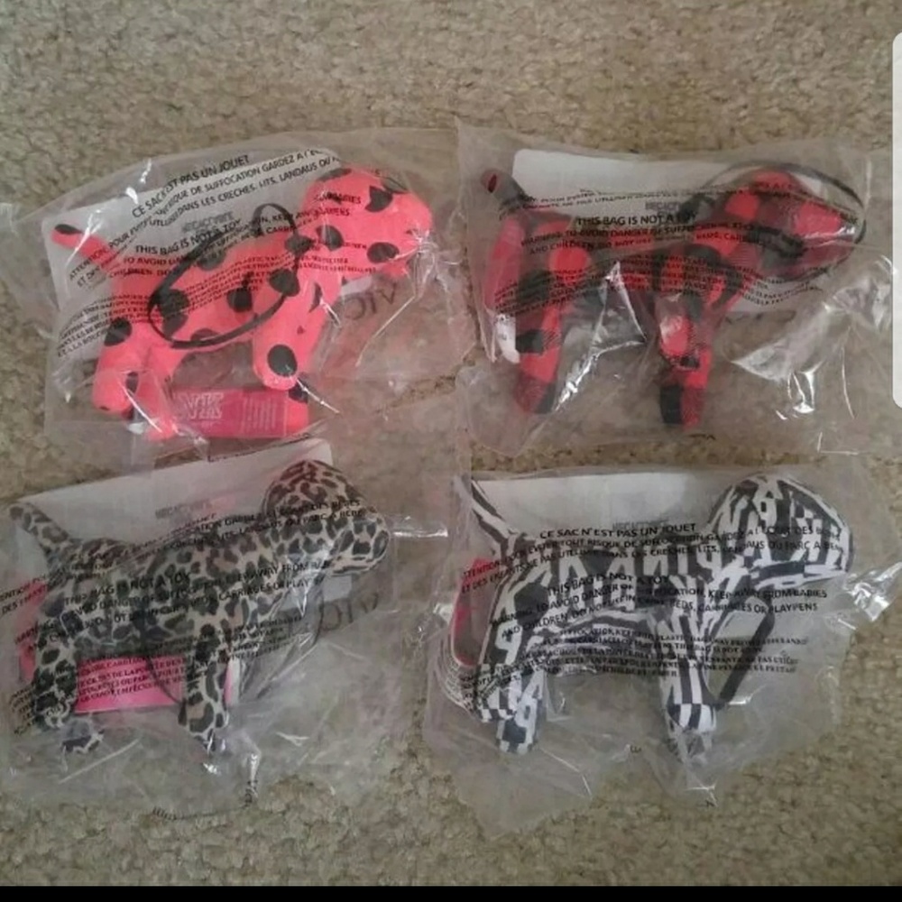 I'm looking for these dogs ( :