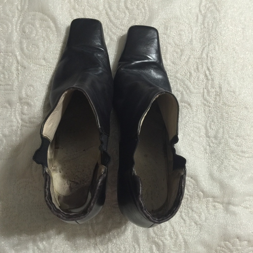 🎈SOLD🎈Fabulous Chanel Retro Leather Booties - Picture 8 of 8