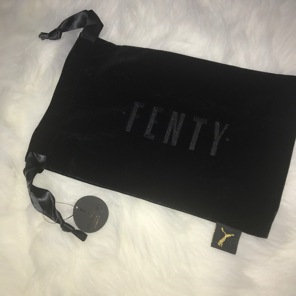 "Marshmallow" Fenty Bow Slides - Picture 5 of 6