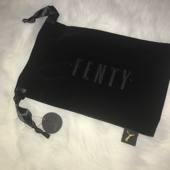 "Marshmallow" Fenty Bow Slides - Picture 5 of 6