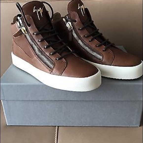 Giuseppe Zanotti - Picture 1 of 4