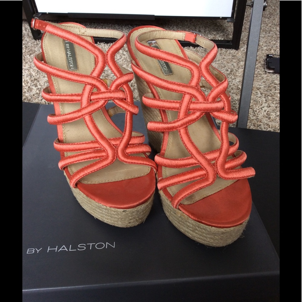 Strappy wedge