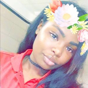 Meet your Posher, Azia