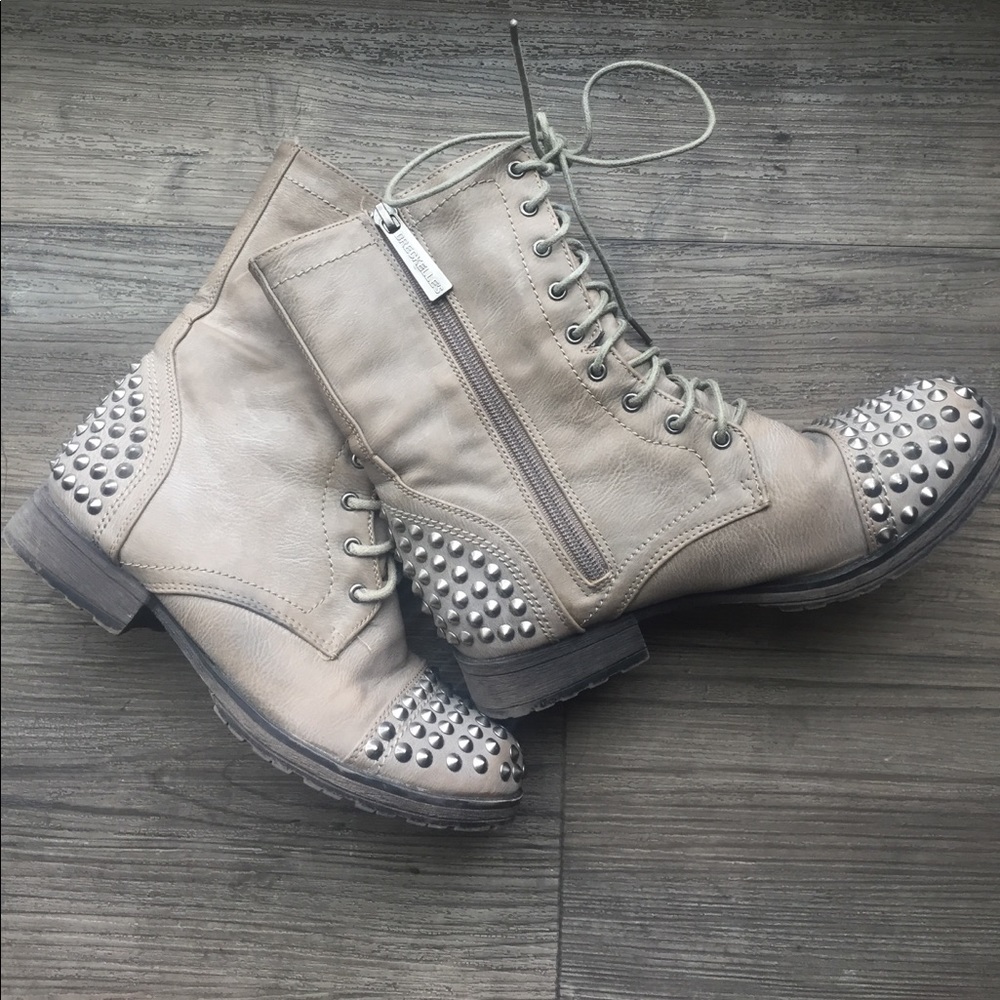 Breckelle's studded boots