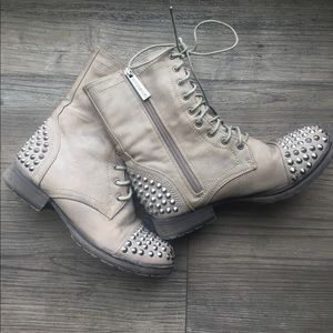 Breckelle's studded boots
