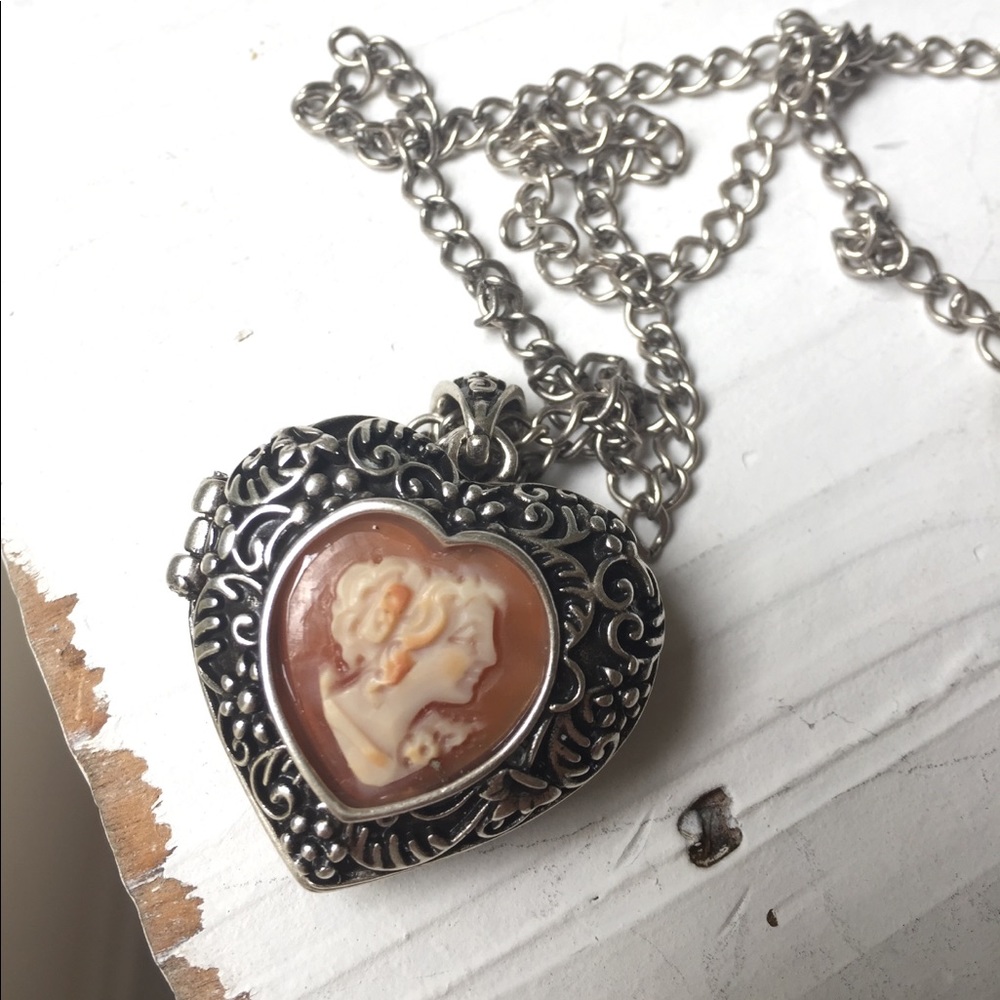 Rare "Ricordo D'Amore" Cameo Locket