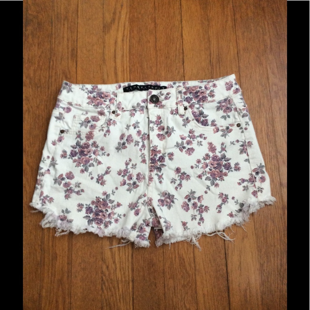 Tinseltown floral print denim shorts