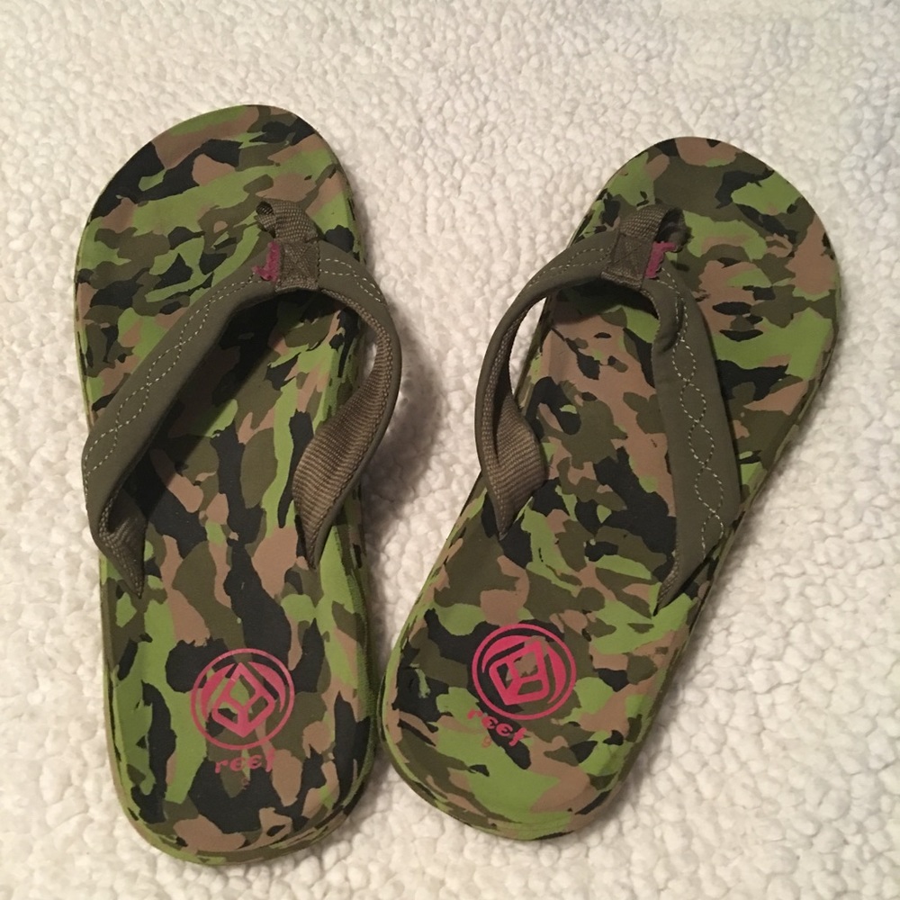 Reef camouflage flip flops