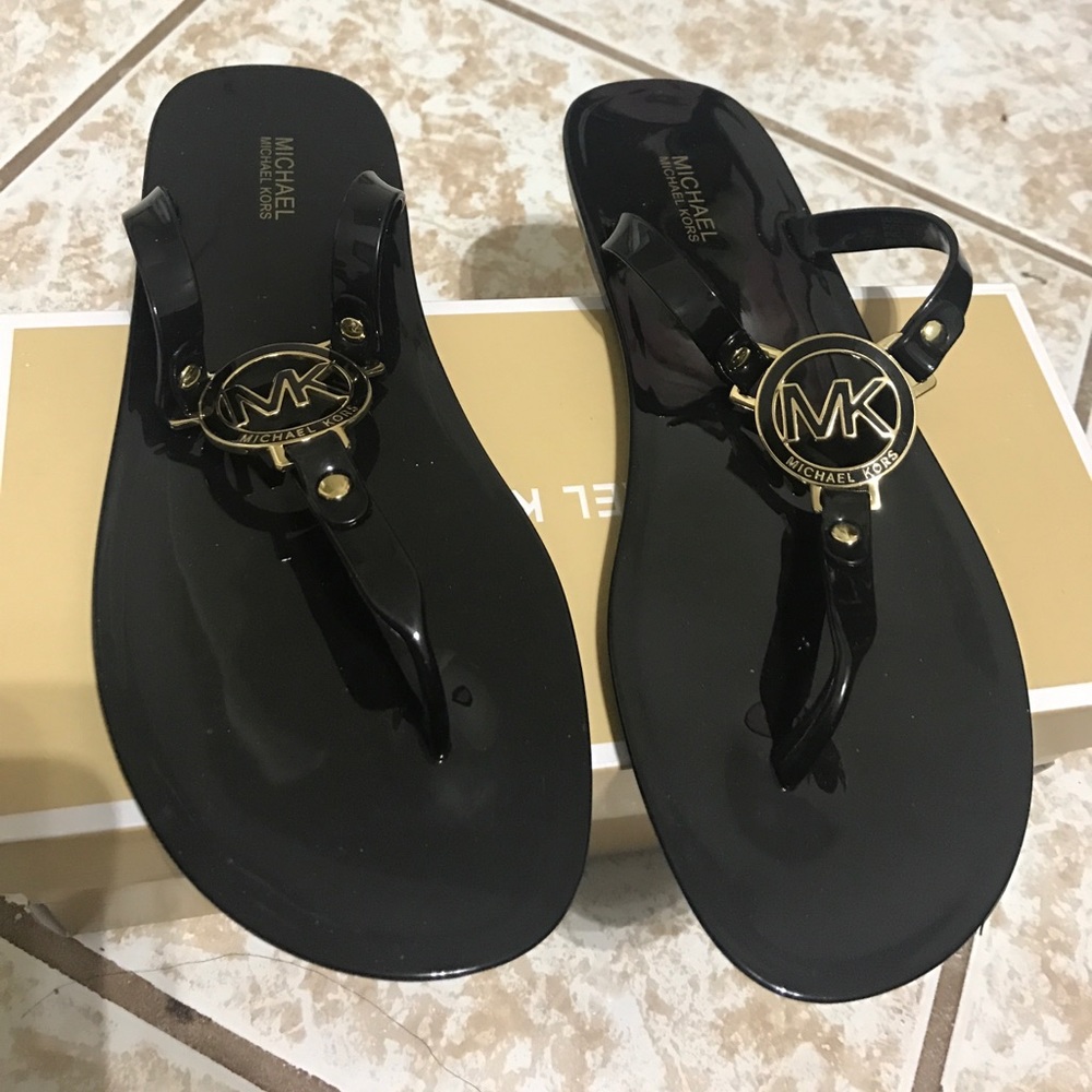 SOLD!! Black Michael Kors Flat sandal S
