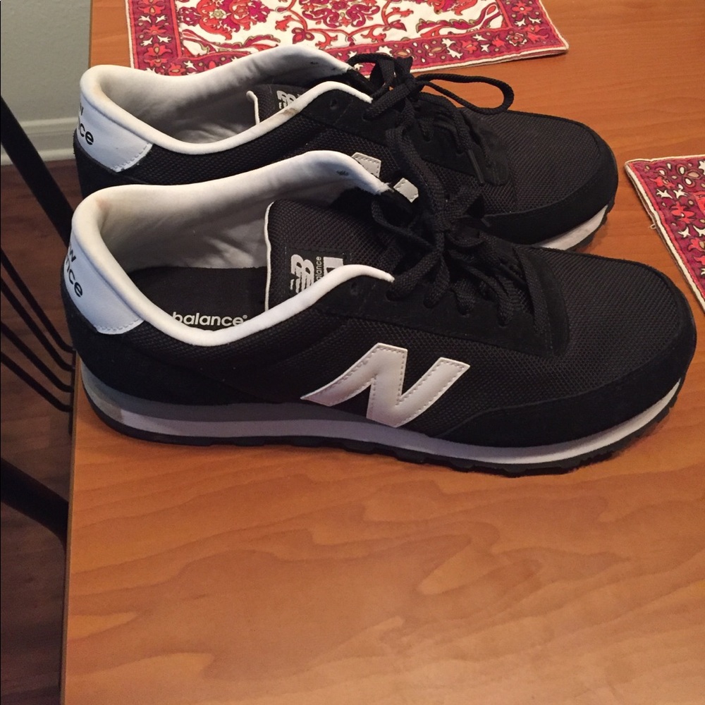 New Balance tennis shoes