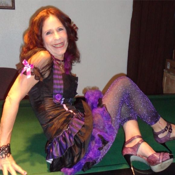 Meet your Posher, Cryssy - Picture 1 of 1