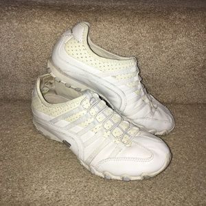 White slip on skechers sneakers