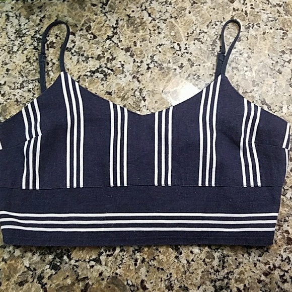 Crop top by Fashion on Earth - Picture 2 of 5