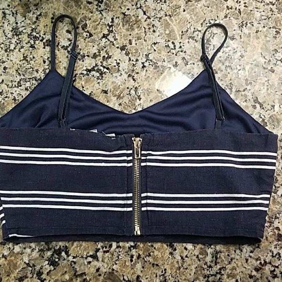 Crop top by Fashion on Earth - Picture 3 of 5