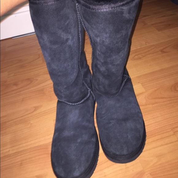 UGG Class Tall Women's Boot - Picture 3 of 3