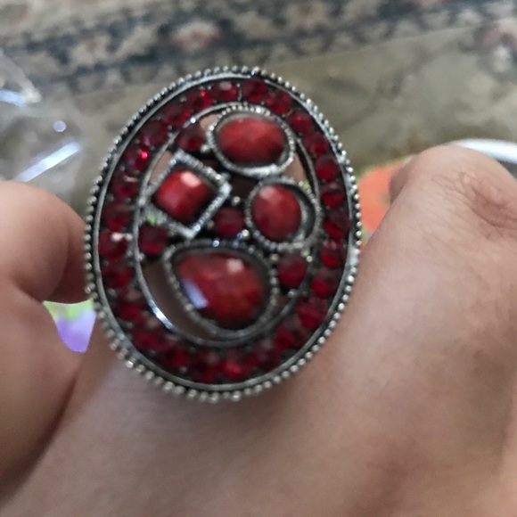 Dress up ring - Picture 2 of 3