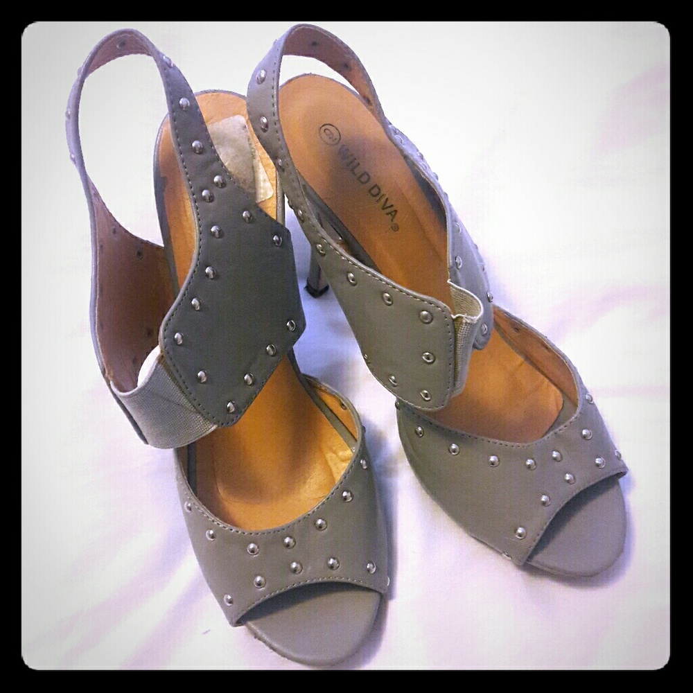 Wild Diva Pumps