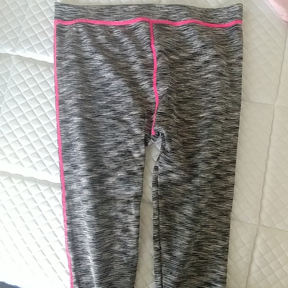 Maternity work-out Capri leggings